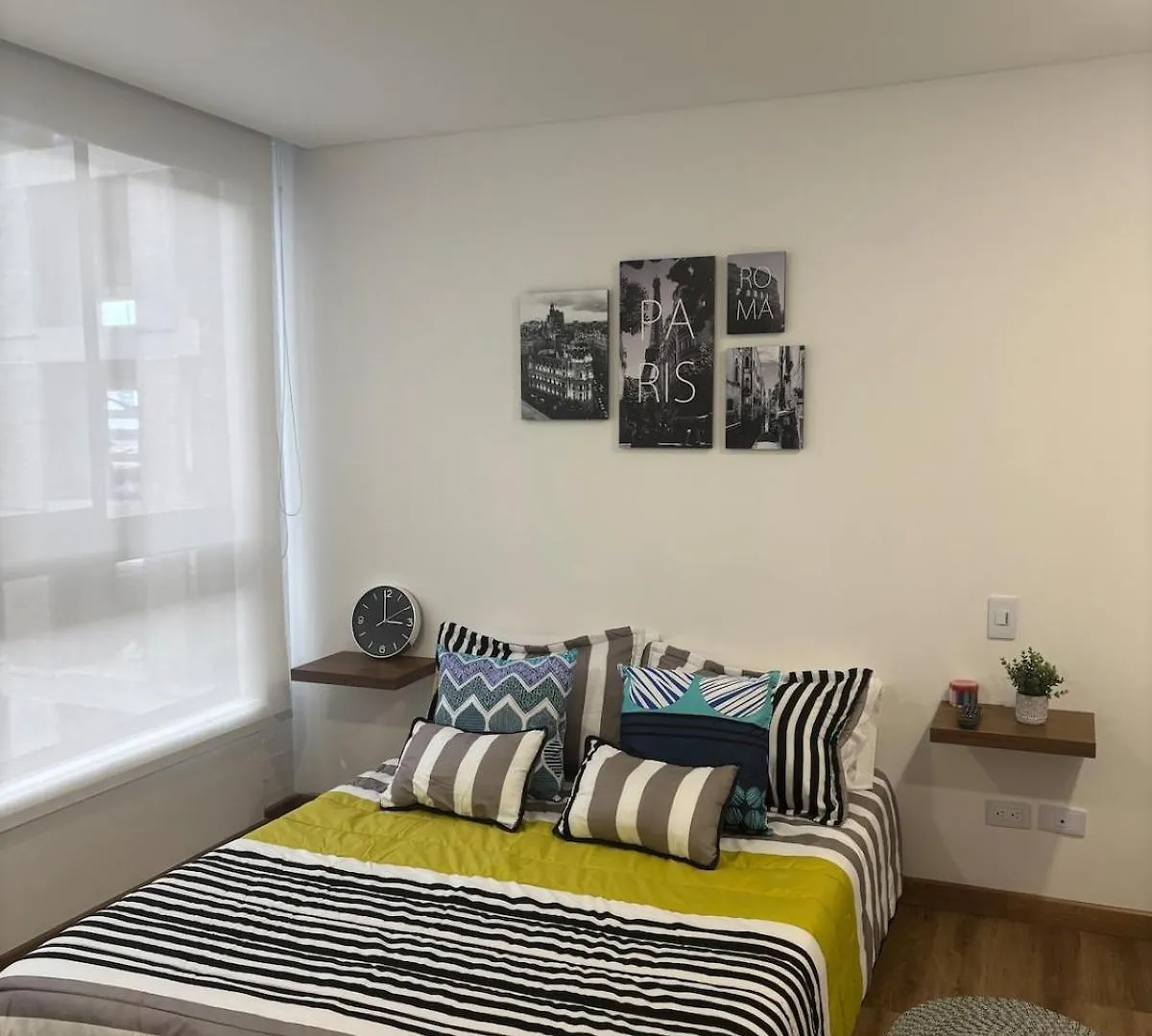 Lindo Apartaestudio Al Lado De La Torre Colpatria 보고타